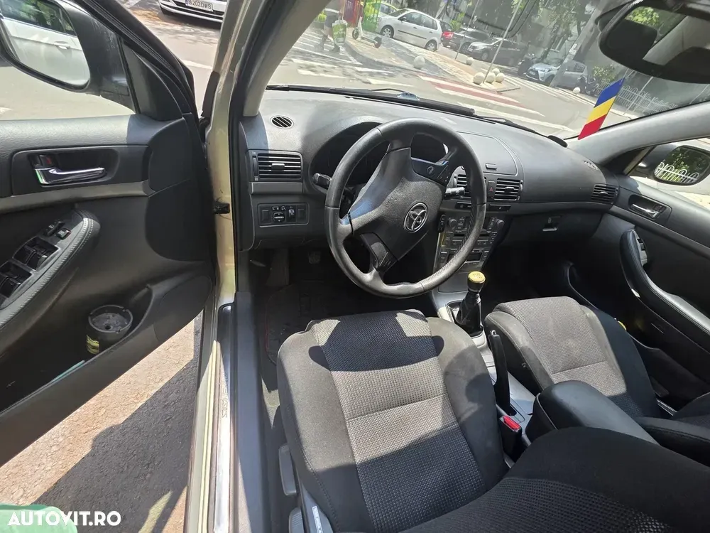 Toyota Avensis II 2.0 D-4D Sedan Luna — imagine 2