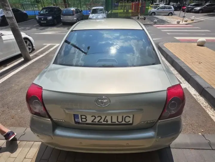 Toyota Avensis II 2.0 D-4D Sedan Luna