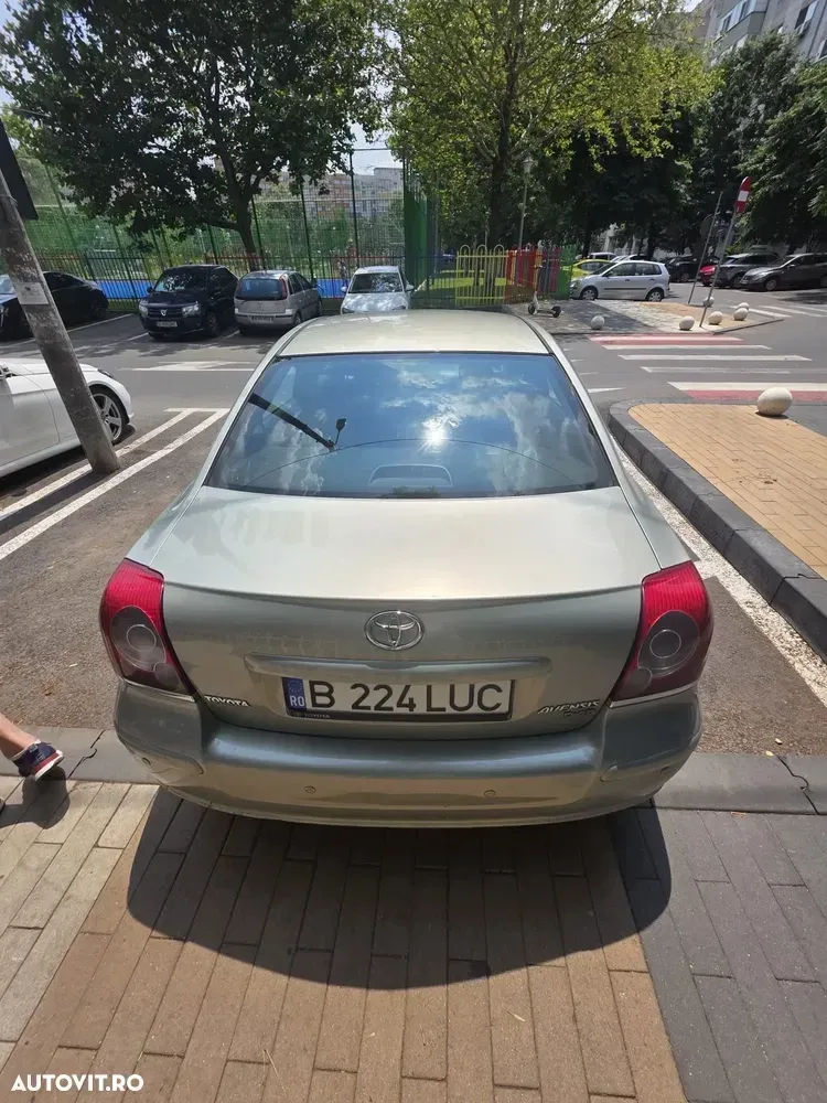 Toyota Avensis II 2.0 D-4D Sedan Luna — imagine 3