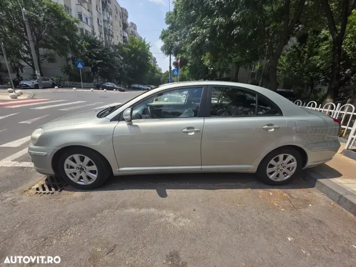 Toyota Avensis II 2.0 D-4D Sedan Luna