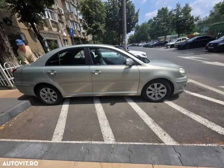 Toyota Avensis II 2.0 D-4D Sedan Luna