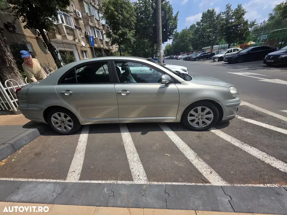 Toyota Avensis II 2.0 D-4D Sedan Luna — imagine 4