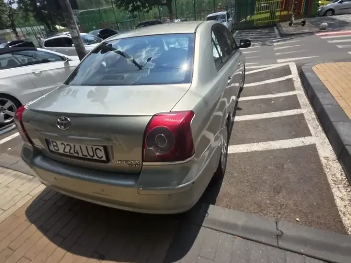 Toyota Avensis II 2.0 D-4D Sedan Luna