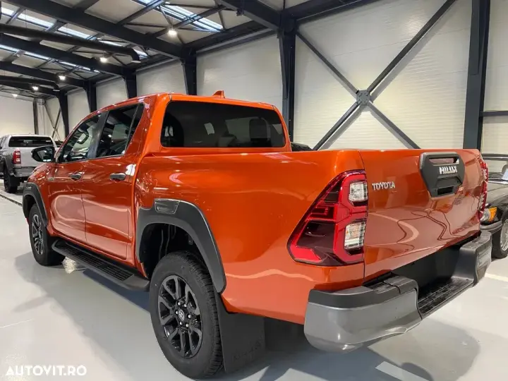 Toyota Hilux VIII 2.8D 204CP 4x4 Double Cab AT MHEV Invincible