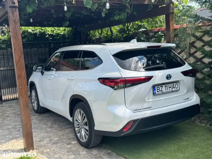 Toyota Highlander IV 2.5 L Dynamic Force 248CP Executive Pearly