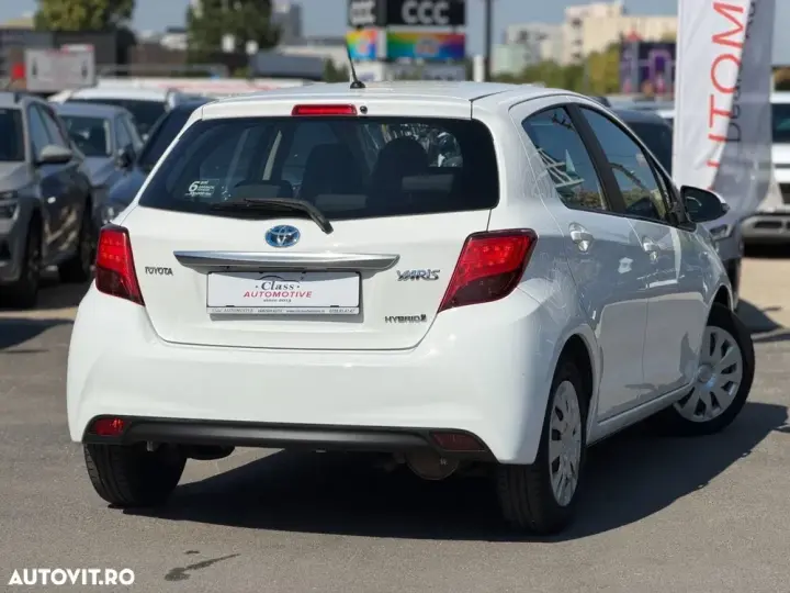 Toyota Yaris 1.5 VVT-i HSD Dynamic