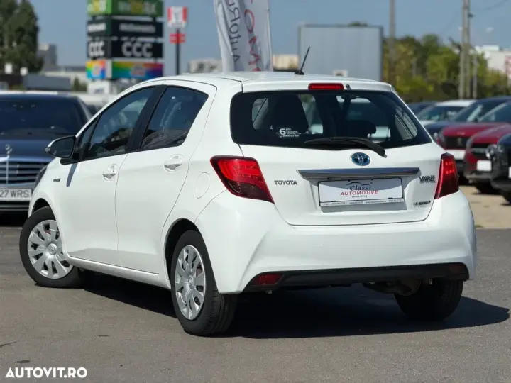 Toyota Yaris 1.5 VVT-i HSD Dynamic