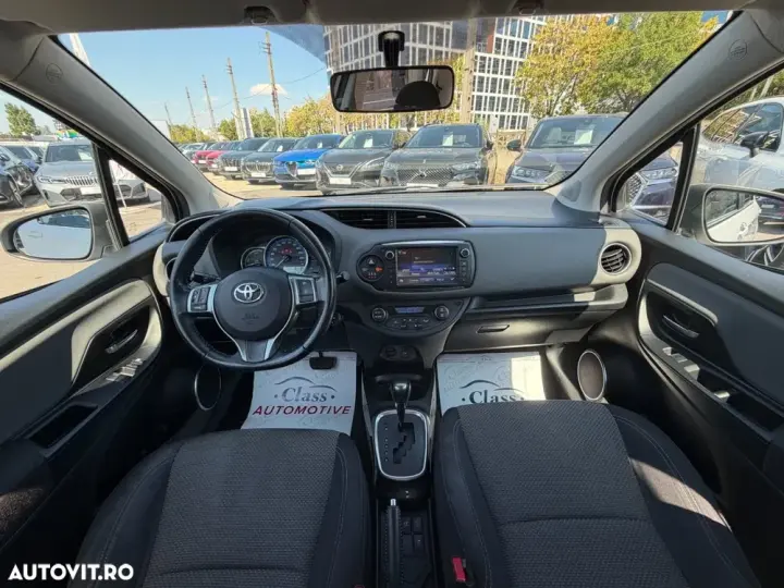 Toyota Yaris 1.5 VVT-i HSD Dynamic
