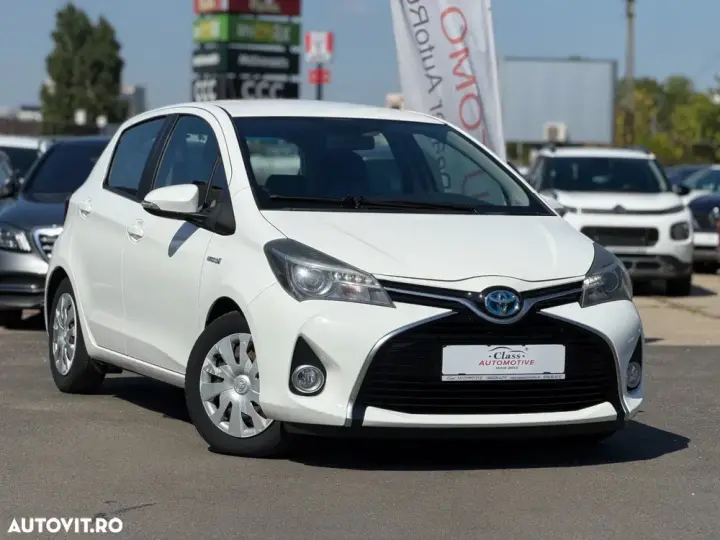 Toyota Yaris 1.5 VVT-i HSD Dynamic