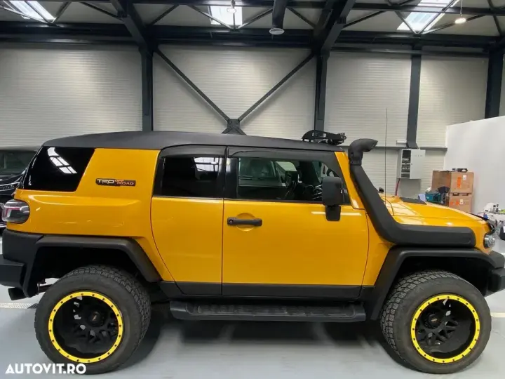 Toyota FJ