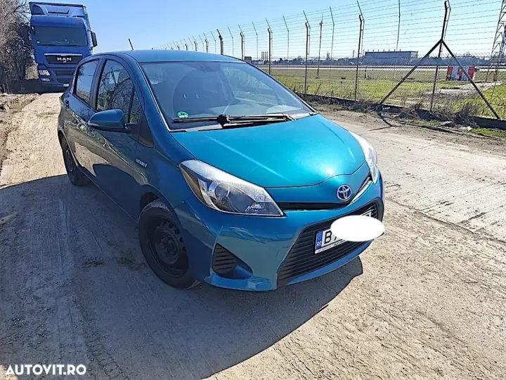 Toyota Yaris 1.5 VVT-i HSD Luna
