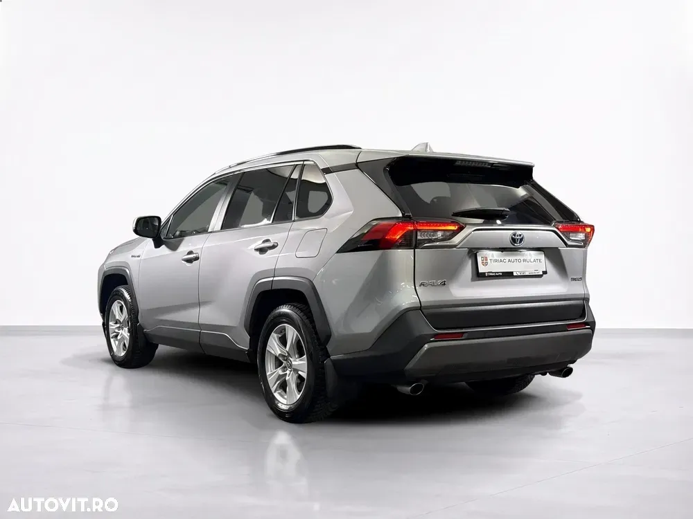 Toyota RAV4 — imagine 3