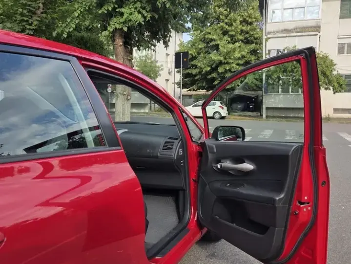 Toyota Auris I 1.4 D-4D Luna