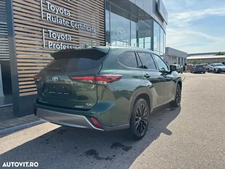 Toyota Highlander IV 2.5 L Dynamic Force 248CP Luxury Metallic