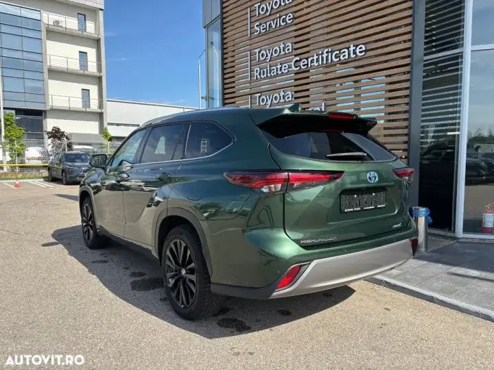Toyota Highlander IV 2.5 L Dynamic Force 248CP Luxury Metallic