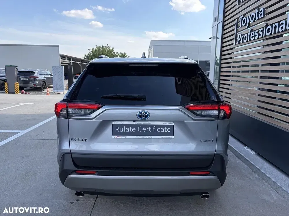 Toyota RAV4 — imagine 5