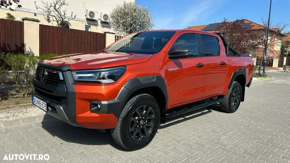 Toyota Hilux VIII 2.8D 204CP 4x4 Double Cab AT MHEV Invincible Color Edition — imagine 2