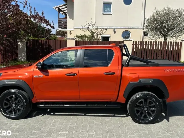 Toyota Hilux VIII 2.8D 204CP 4x4 Double Cab AT MHEV Invincible Color Edition