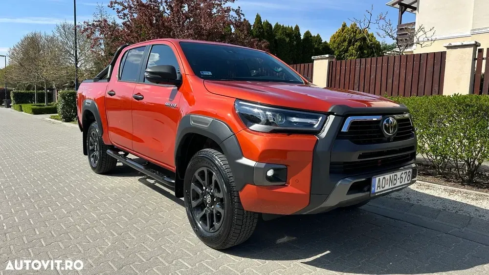 Toyota Hilux VIII 2.8D 204CP 4x4 Double Cab AT MHEV Invincible Color Edition — imagine 6