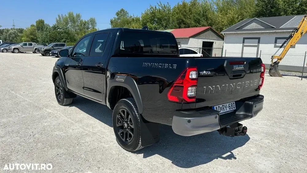 Toyota Hilux VIII 2.8D 204CP 4x4 Double Cab AT MHEV Invincible Color Edition — imagine 6