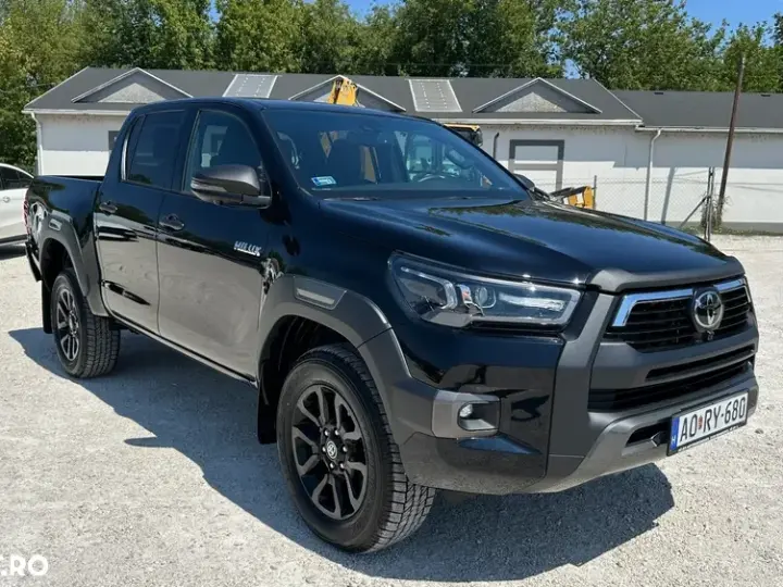 Toyota Hilux VIII 2.8D 204CP 4x4 Double Cab AT MHEV Invincible Color Edition