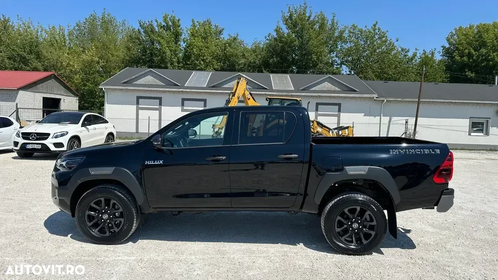 Toyota Hilux VIII 2.8D 204CP 4x4 Double Cab AT MHEV Invincible Color Edition — imagine 5