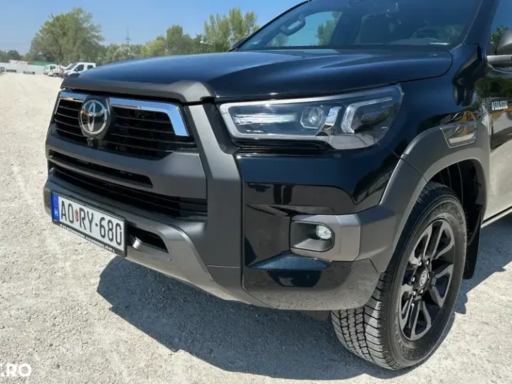 Toyota Hilux VIII 2.8D 204CP 4x4 Double Cab AT MHEV Invincible Color Edition