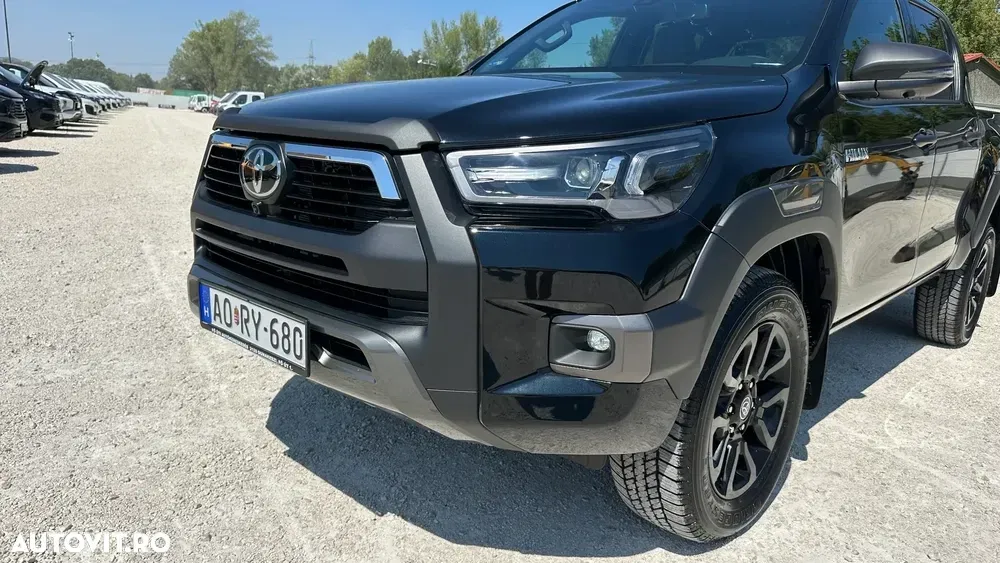Toyota Hilux VIII 2.8D 204CP 4x4 Double Cab AT MHEV Invincible Color Edition — imagine 2