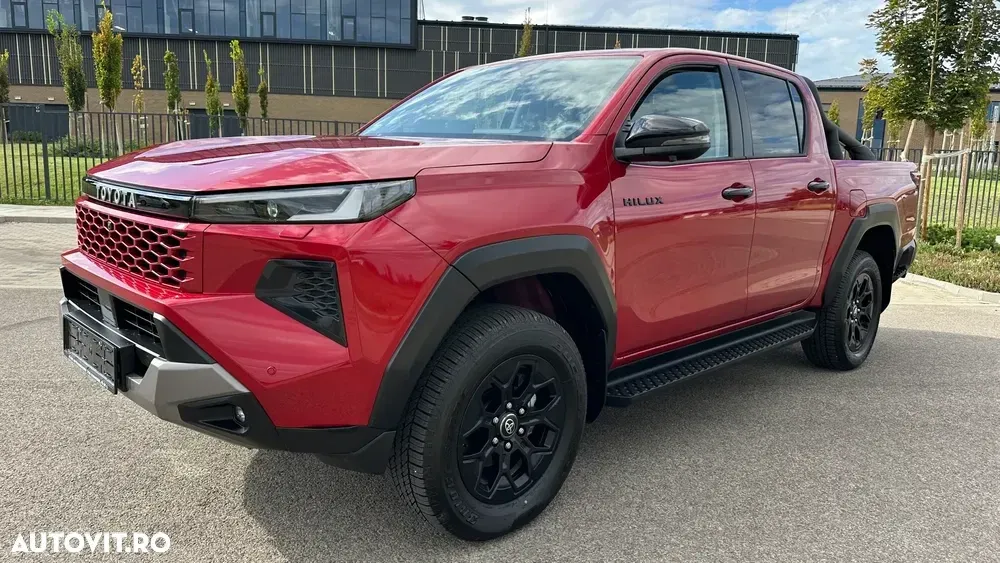 Toyota Hilux VIII 2.8D 204CP 4x4 Double Cab AT MHEV Invincible Color Edition — imagine 2