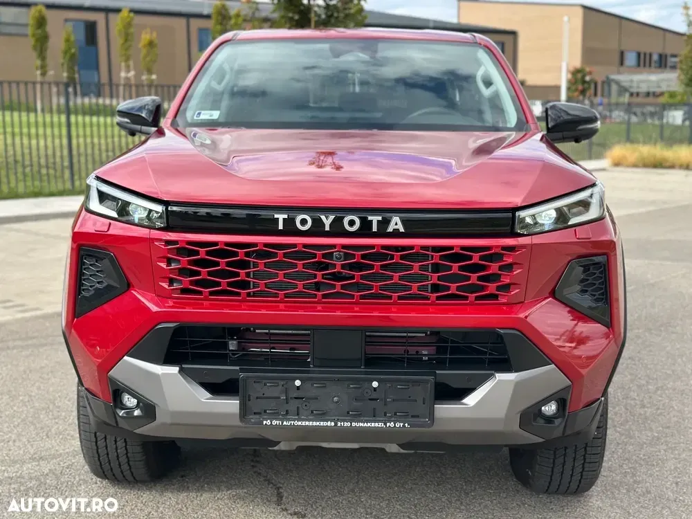 Toyota Hilux VIII 2.8D 204CP 4x4 Double Cab AT MHEV Invincible Color Edition — imagine 3