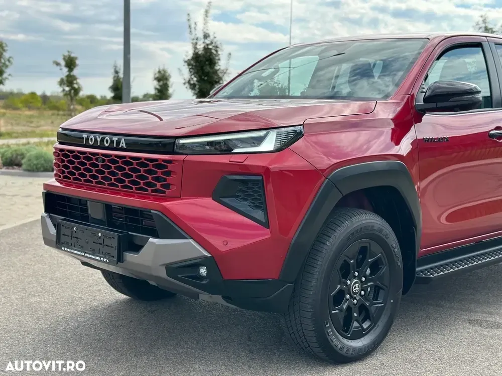 Toyota Hilux VIII 2.8D 204CP 4x4 Double Cab AT MHEV Invincible Color Edition — imagine 6