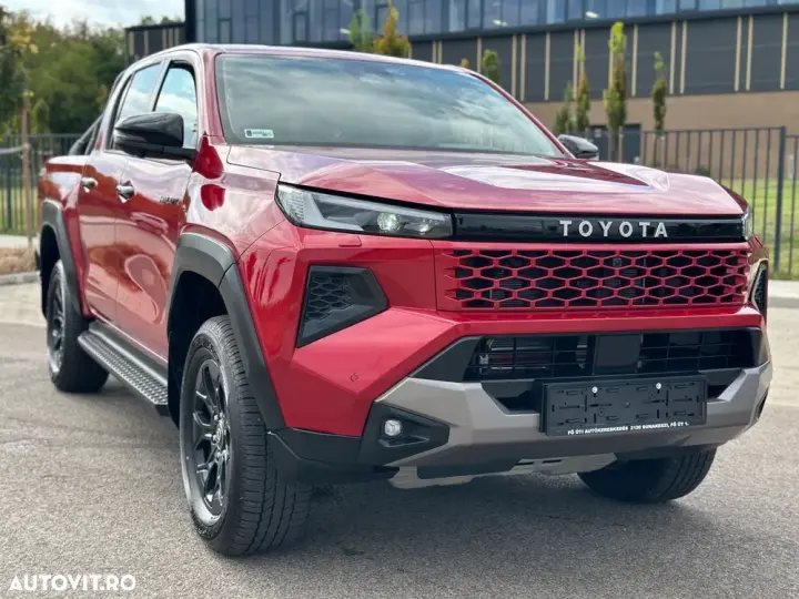 Toyota Hilux VIII 2.8D 204CP 4x4 Double Cab AT MHEV Invincible Color Edition