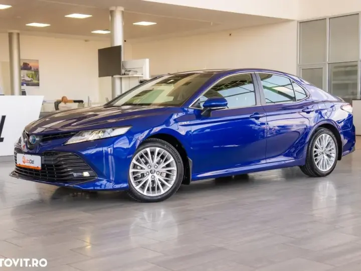 Toyota Camry VIII