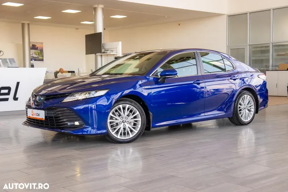 Toyota Camry VIII — imagine 6