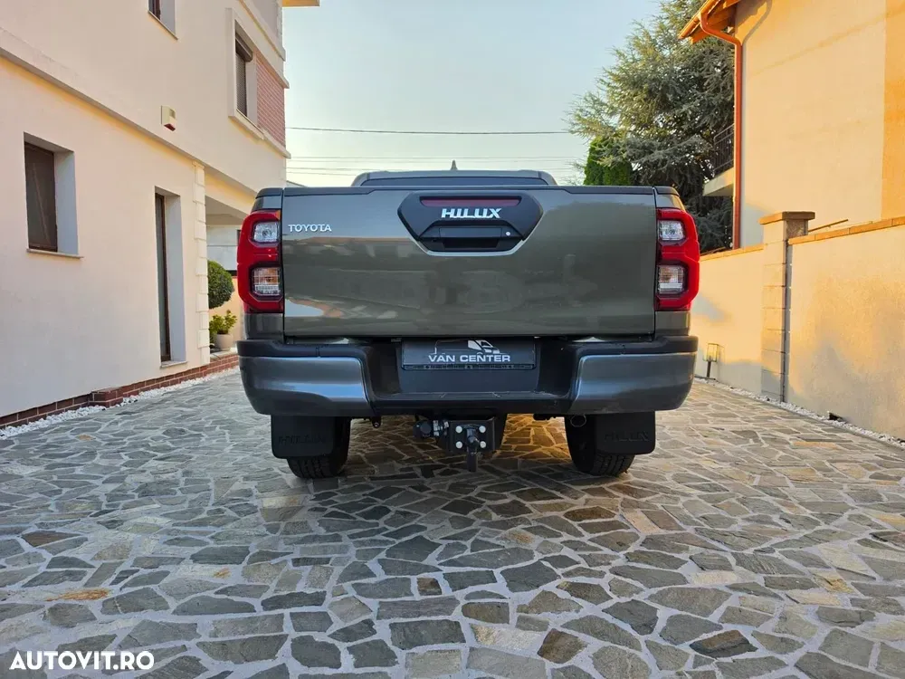 Toyota Hilux VIII 2.8D 204CP 4x4 Double Cab AT MHEV Invincible — imagine 5
