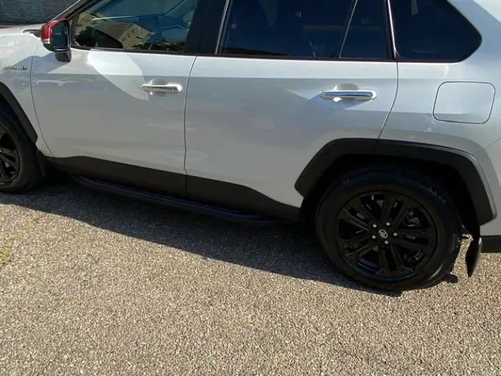 Toyota RAV4 V