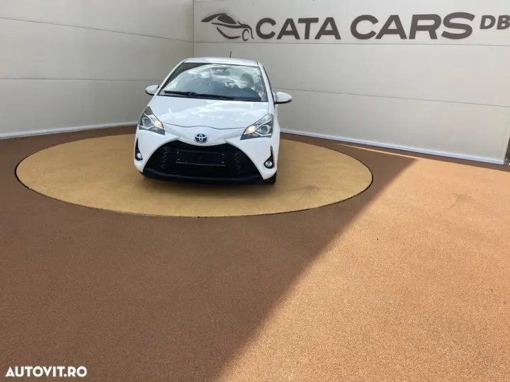 Toyota Yaris 1.5 VVT-i HSD Active