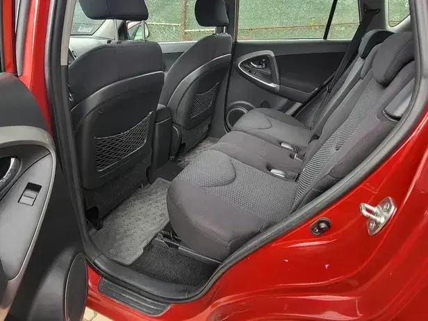 Toyota RAV4 III 2.2 D-4D Executive