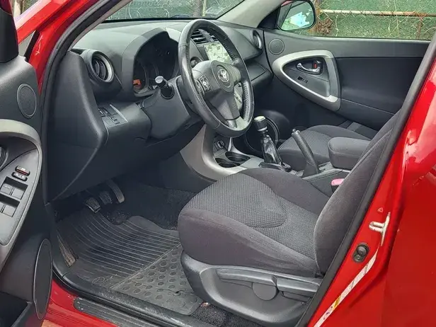 Toyota RAV4 III 2.2 D-4D Executive