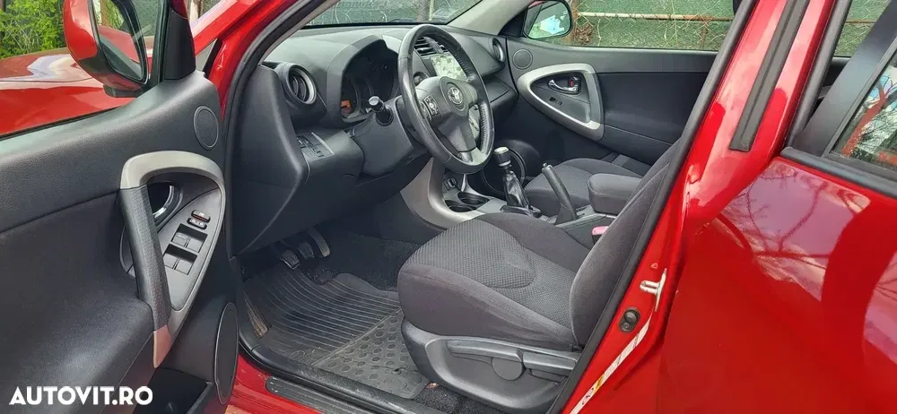 Toyota RAV4 III 2.2 D-4D Executive — imagine 5