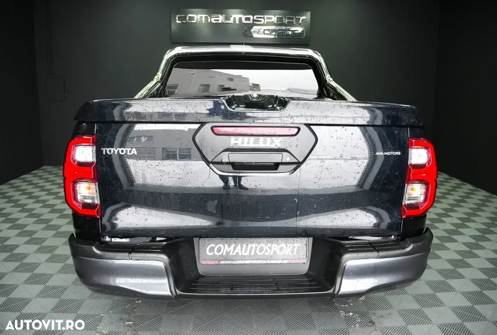 Toyota Hilux VIII 2.8D 204CP 4x4 Double Cab AT Invincible — imagine 5