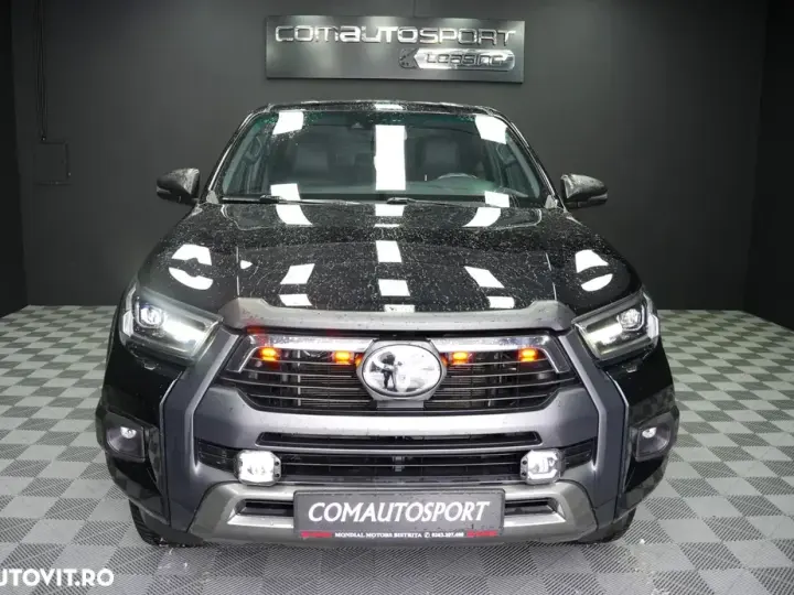 Toyota Hilux VIII 2.8D 204CP 4x4 Double Cab AT Invincible