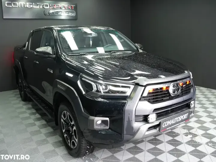 Toyota Hilux VIII 2.8D 204CP 4x4 Double Cab AT Invincible