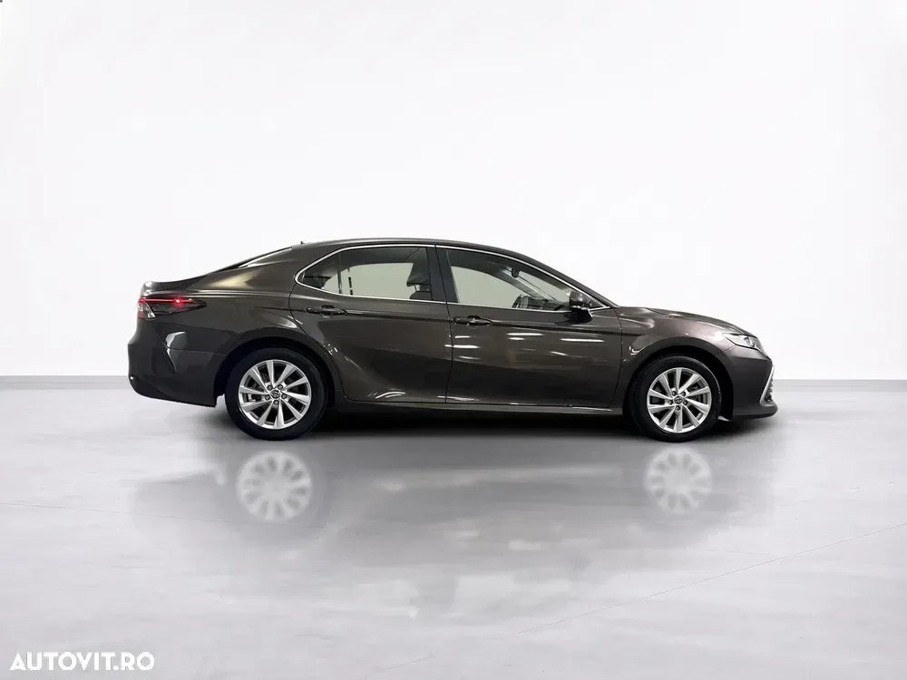 Toyota Camry — imagine 6