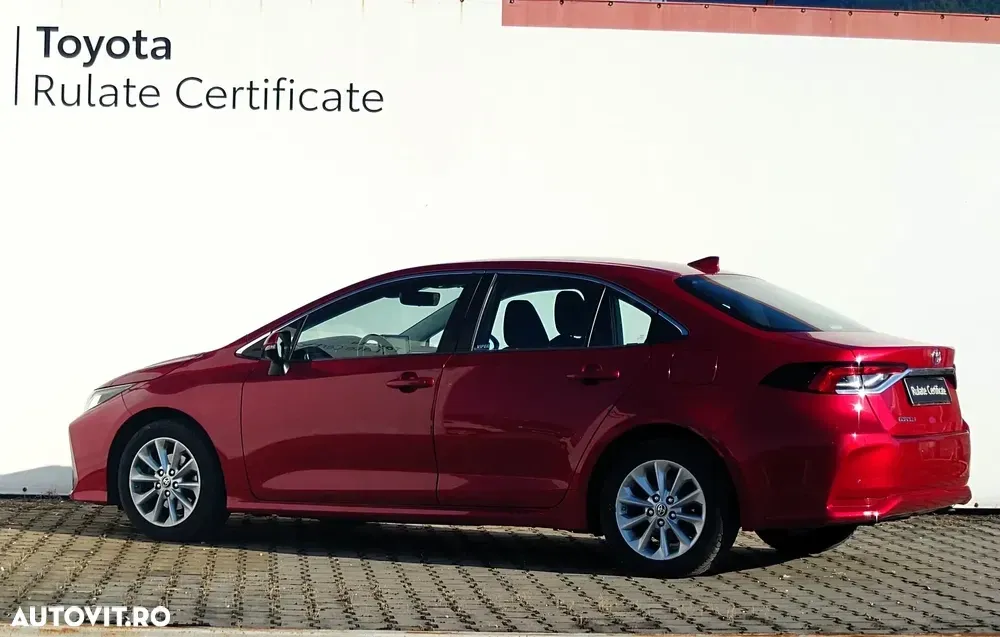 Toyota Corolla 1.6 Dynamic — imagine 5