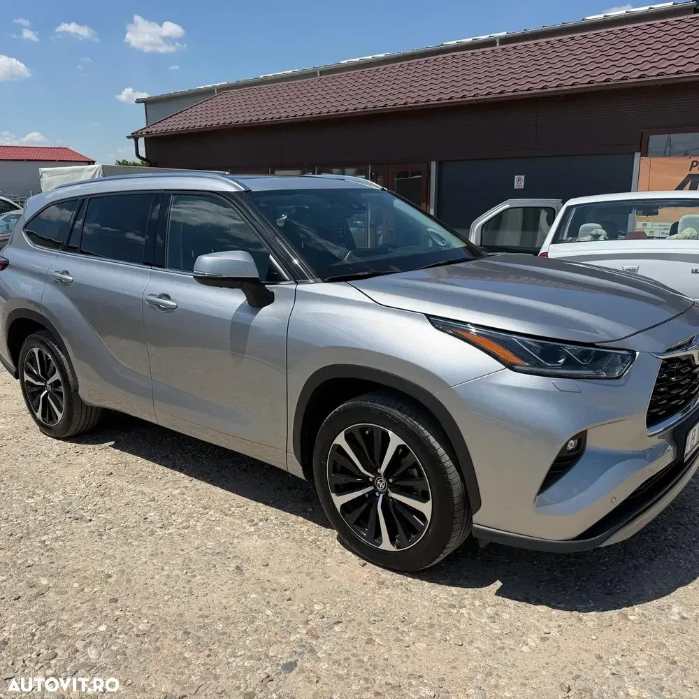 Toyota Highlander 2.5 L Dynamic Force 248CP Luxury Metallic — imagine 6