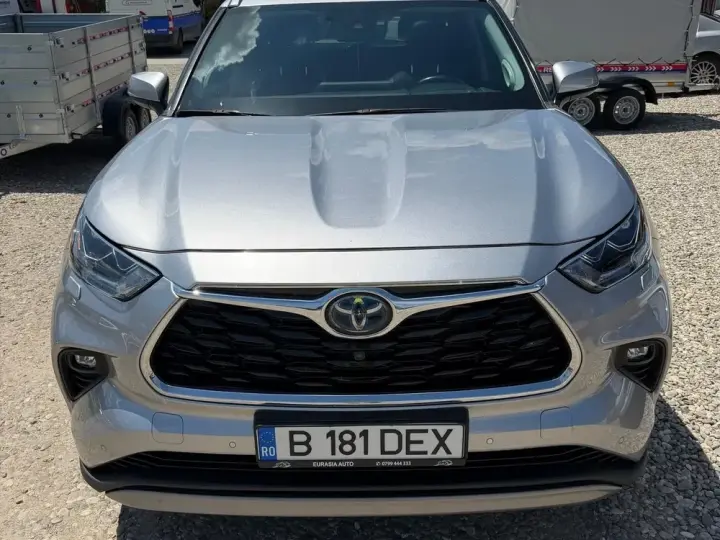 Toyota Highlander 2.5 L Dynamic Force 248CP Luxury Metallic