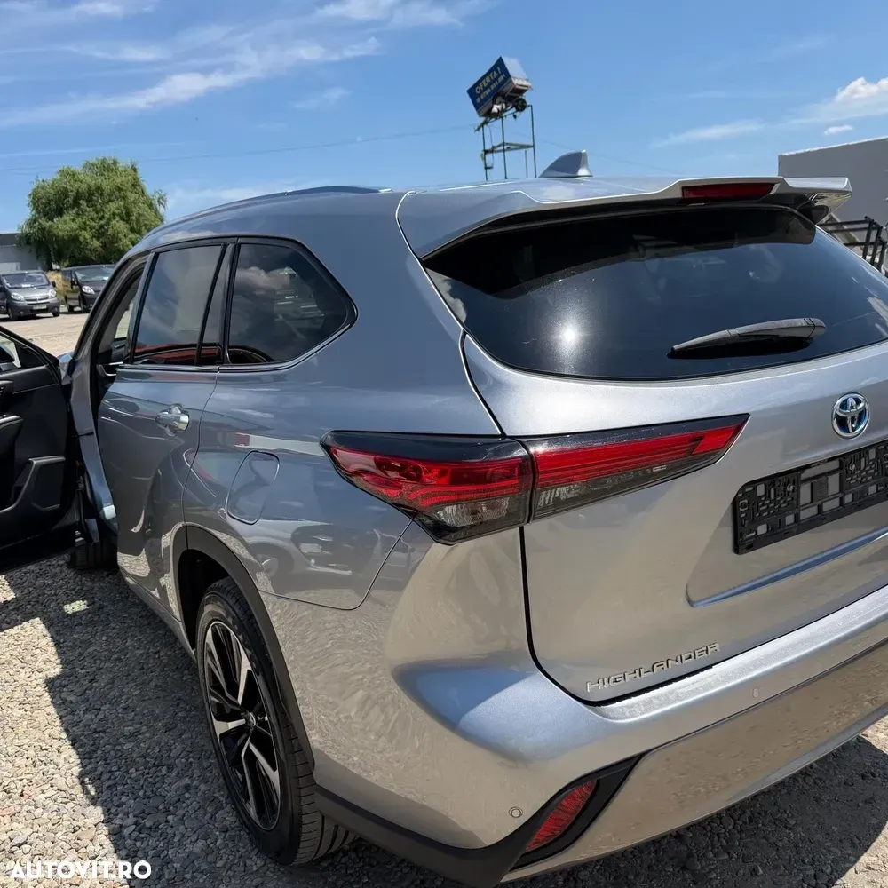 Toyota Highlander 2.5 L Dynamic Force 248CP Luxury Metallic — imagine 2