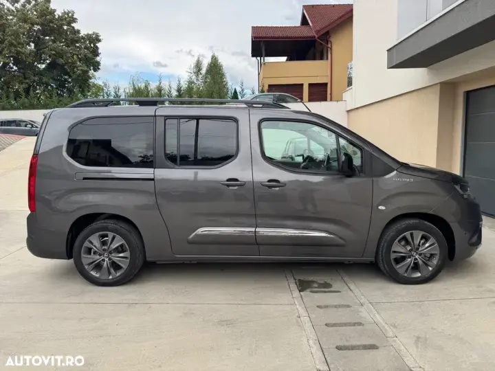 Toyota Proace 136 CP 50 kWh L2 6+1 Family+