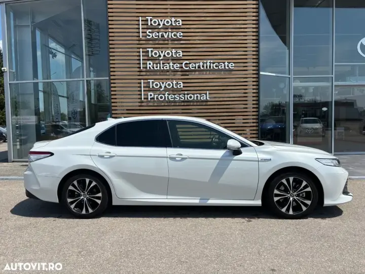 Toyota Camry 2.5 Exclusive